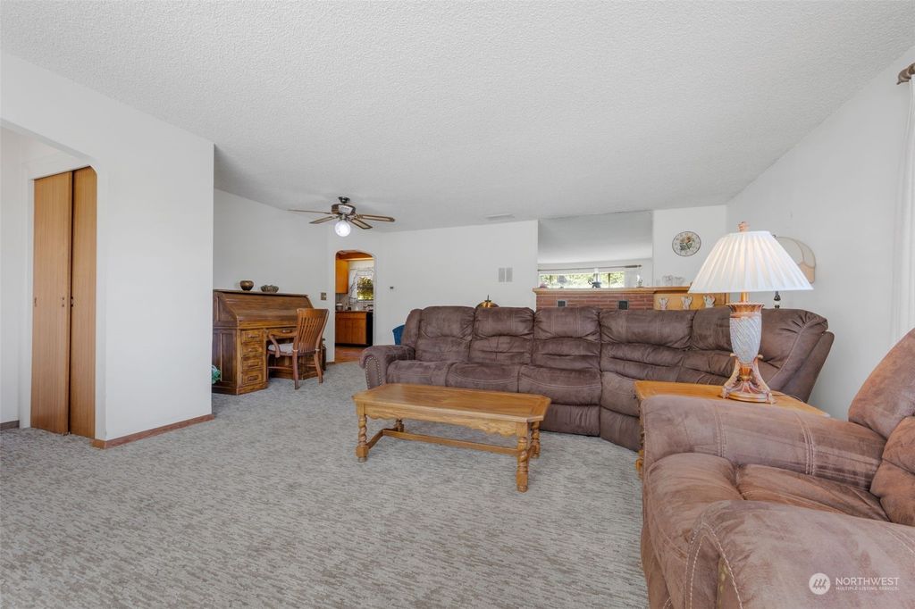 Photo of 111 74th Street SE, Everett, WA 98203 (MLS # 2263220)