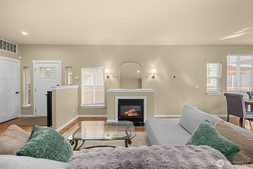 Photo of 10250 17th Avenue SW, Seattle, WA 98146 (MLS # 2496254)