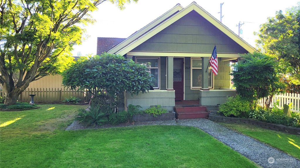 Photo of 2112 McDougall Ave, Everett, WA 98201 (MLS # 2285733)