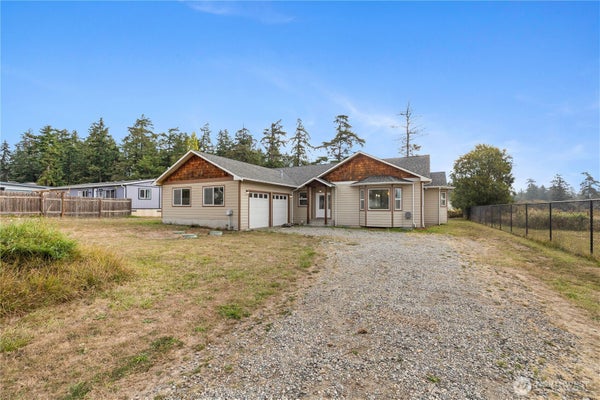930 DONALD AVE, OAK HARBOR, WA 98277 - Image 21f899ec76c2eac1d1c50cce6a35a9e3/2828538718