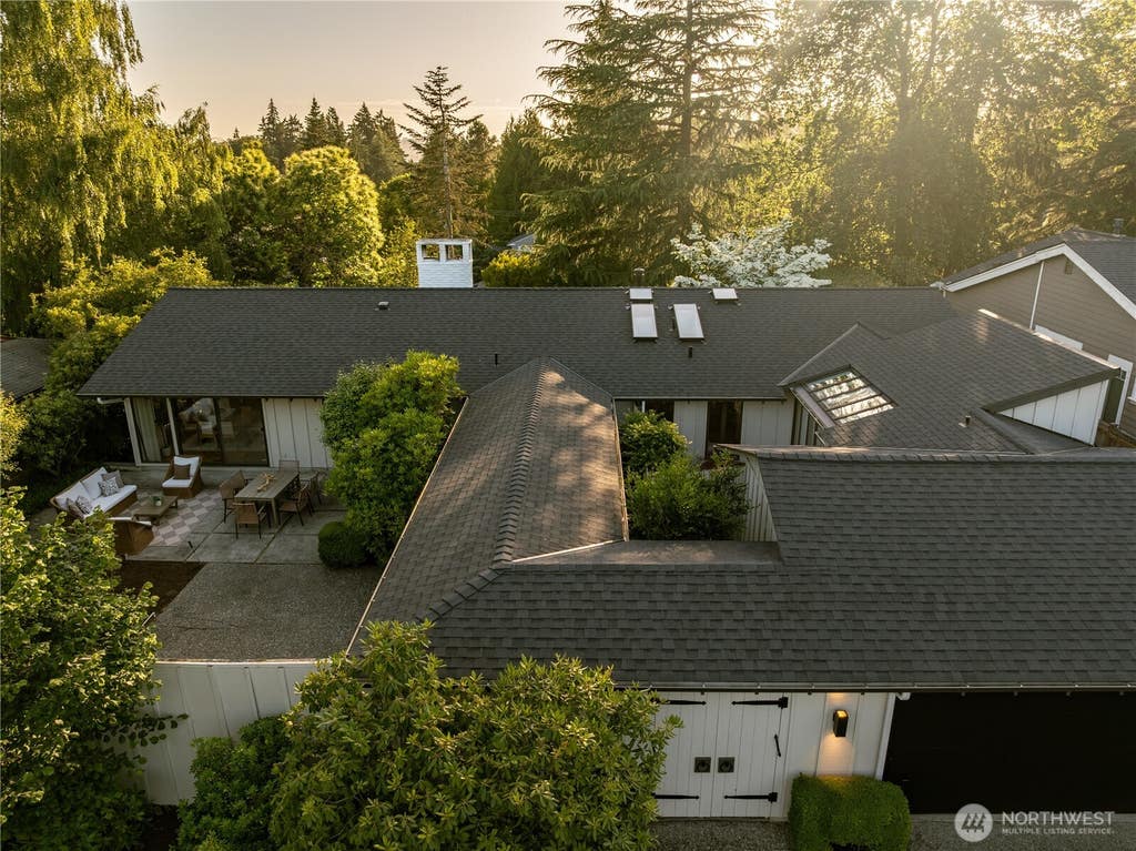 Photo of 3853 81st Avenue SE, Mercer Island, WA 98040 (MLS # 2544219)
