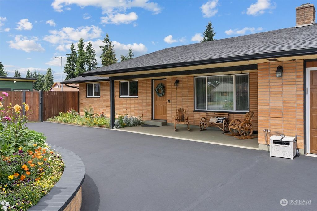 Photo of 4529 130th Place NE, Marysville, WA 98271 (MLS # 2140631)