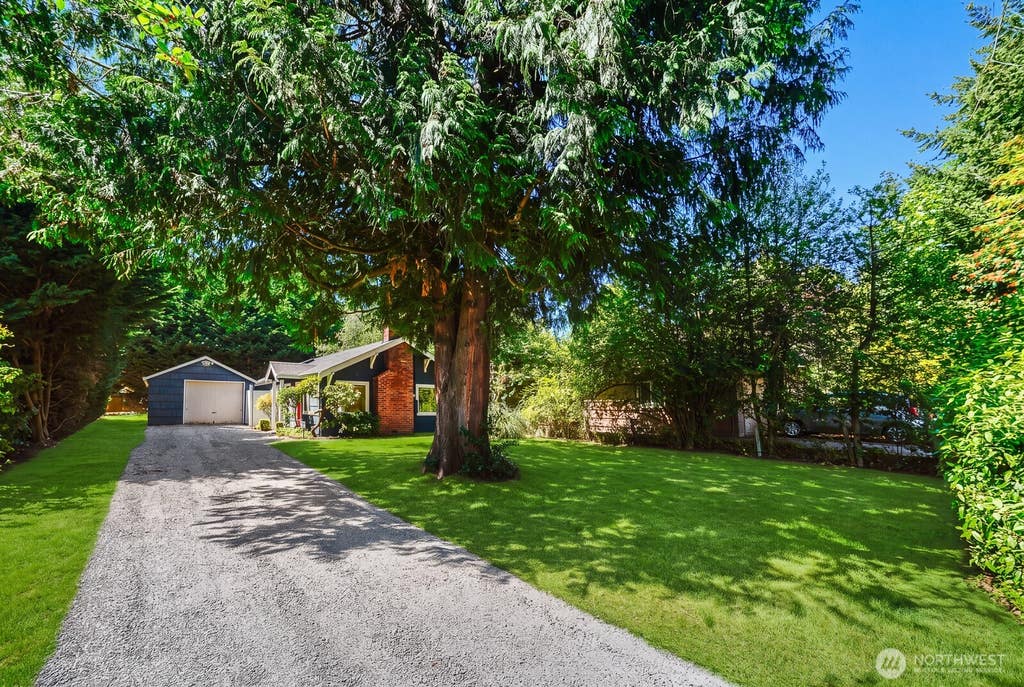 Photo of 12721 27th Avenue NE, Seattle, WA 98125 (MLS # 2561866)