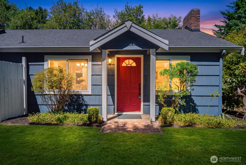 Photo of 12721 27th Avenue NE, Seattle, WA 98125 (MLS # 2561866)