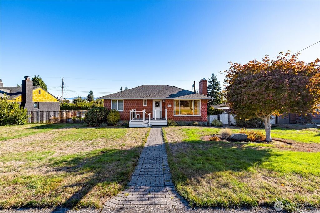 Photo of 4911 Delaware Avenue, Everett, WA 98203 (MLS # 2444919)