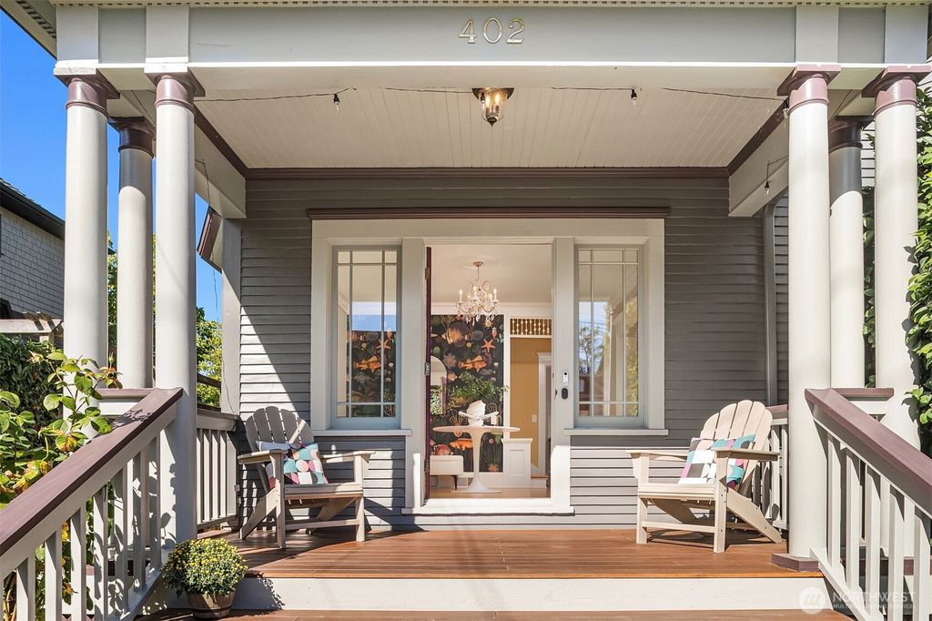 Photo of 402 W Galer Street, Seattle, WA 98119 (MLS # 2471847)