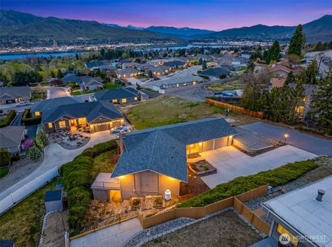 Photo of 570 Bengal Lane, East Wenatchee, WA 98802 (MLS # 2477789)