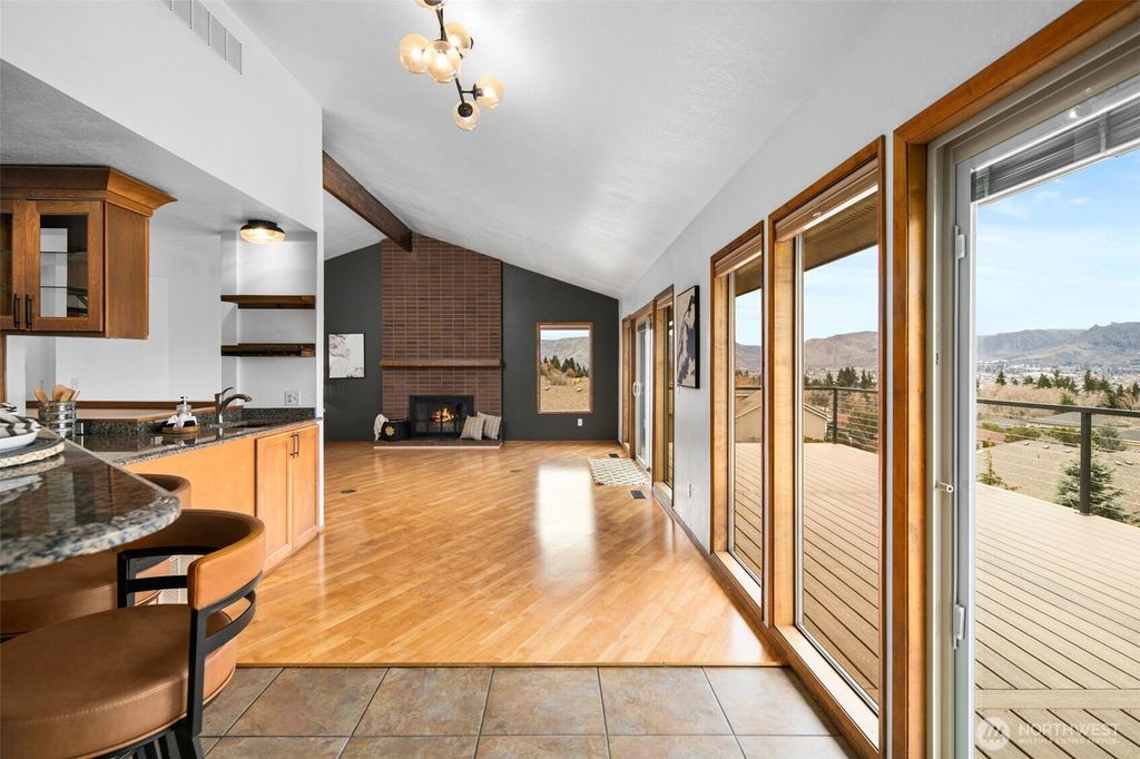 Photo of 570 Bengal Lane, East Wenatchee, WA 98802 (MLS # 2477789)