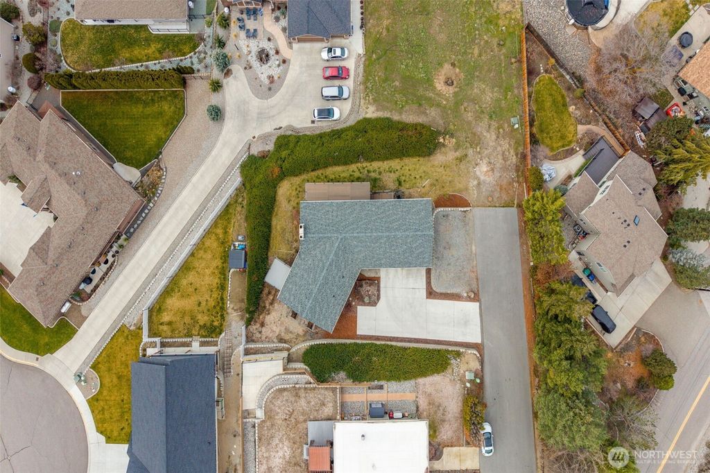 Photo of 570 Bengal Lane, East Wenatchee, WA 98802 (MLS # 2477789)