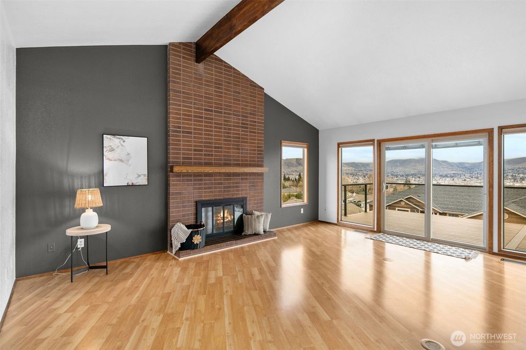 Photo of 570 Bengal Lane, East Wenatchee, WA 98802 (MLS # 2477789)