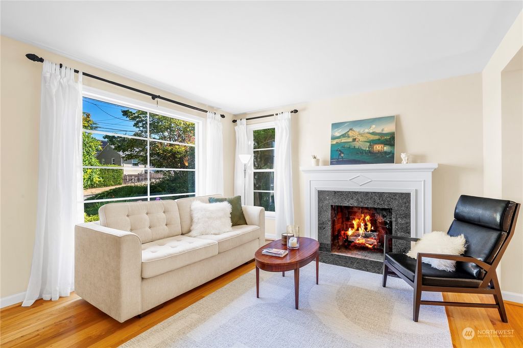 Photo of 4113 SW Portland Street, Seattle, WA 98136 (MLS # 2148604)