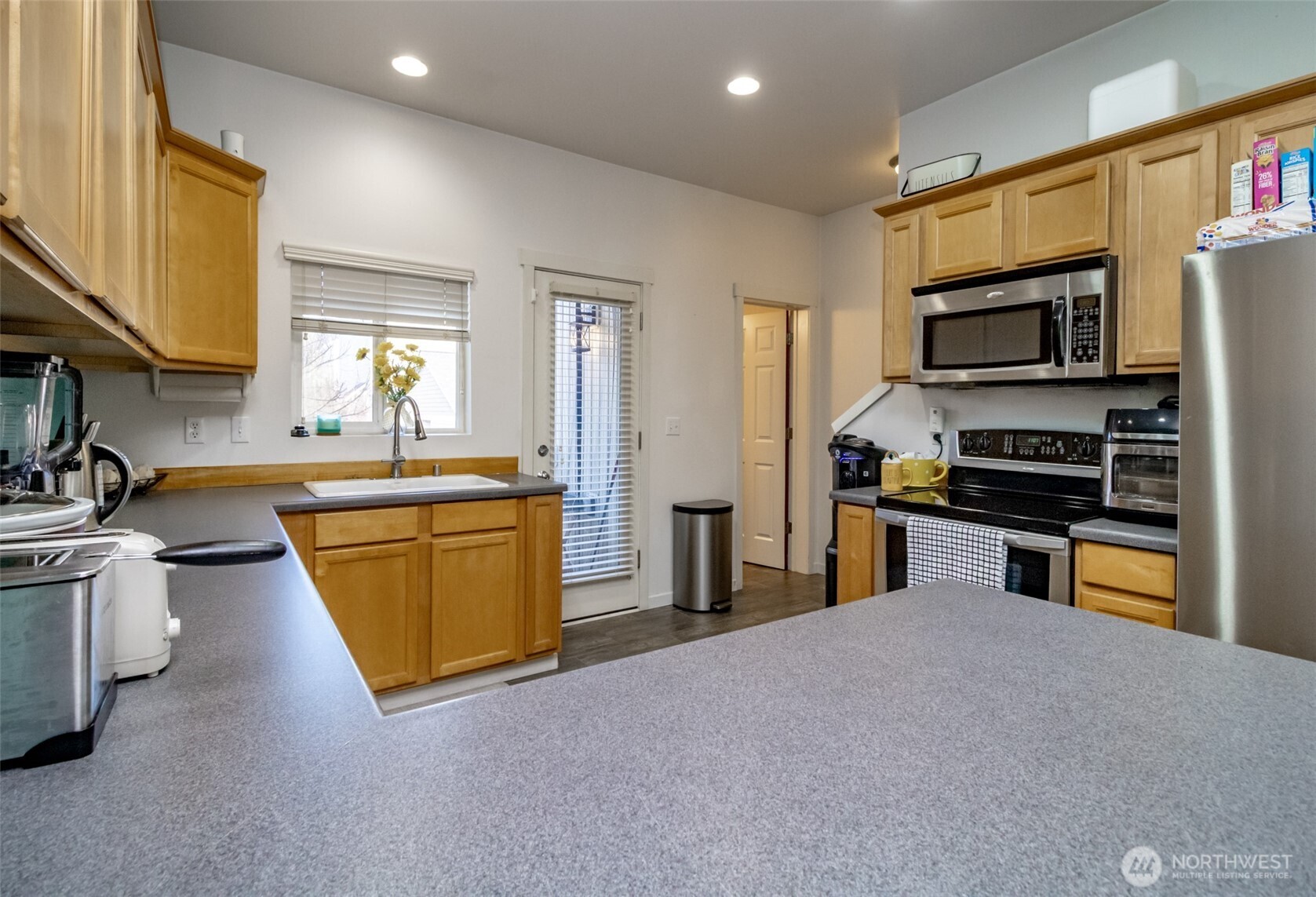 5305 Military RD E A