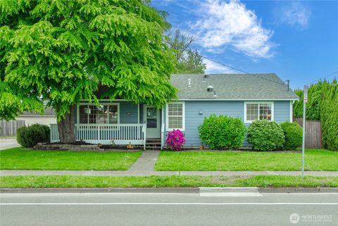 Photo of 1010 Academy Street, Sumner, WA 98390 (MLS # 2520310)