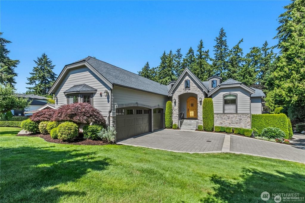 Photo of 1927 9th Street W, Kirkland, WA 98033 (MLS # 2360239)