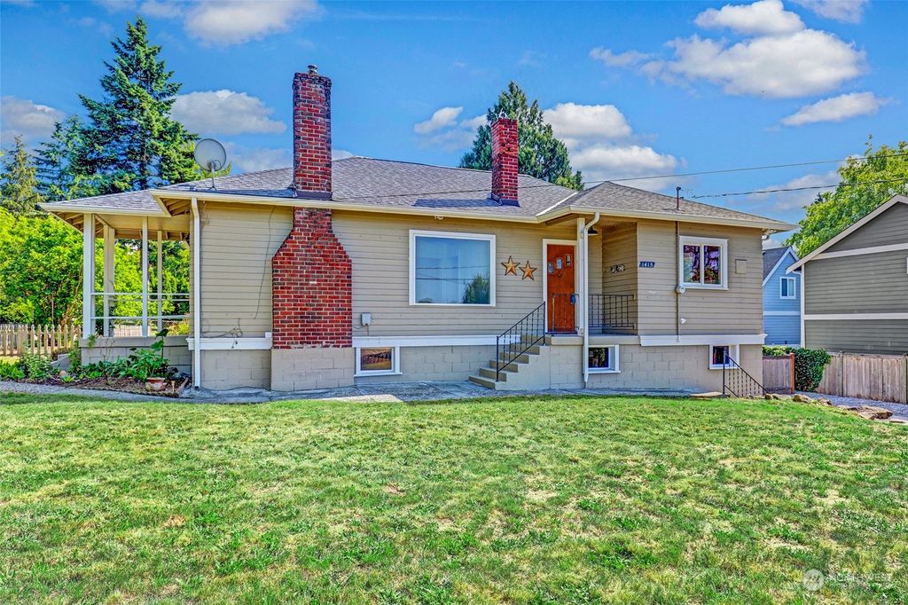Photo of 1415 N 32nd Street, Renton, WA 98056 (MLS # 2132838)
