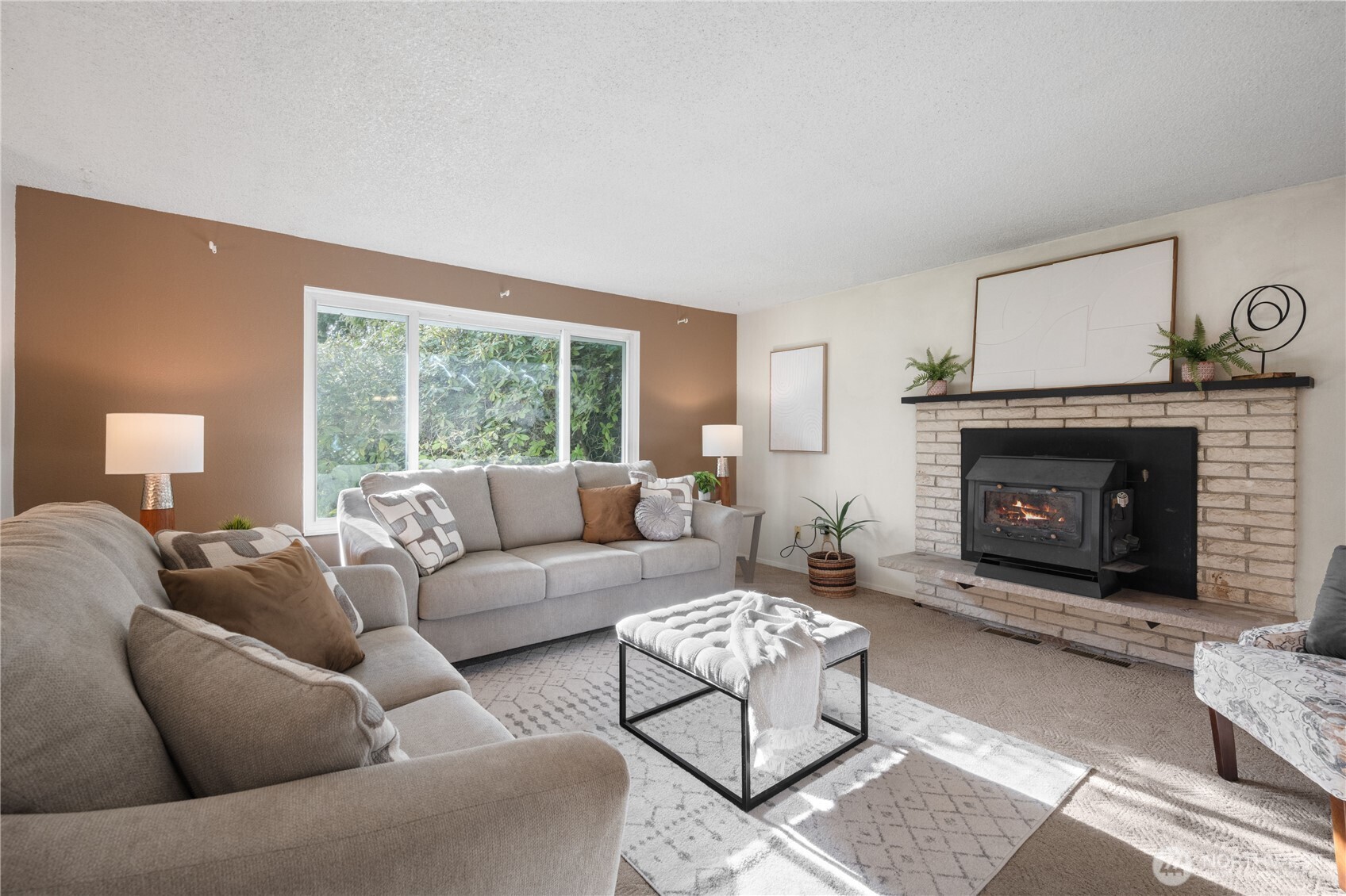 2037 NE Ridgewood Drive