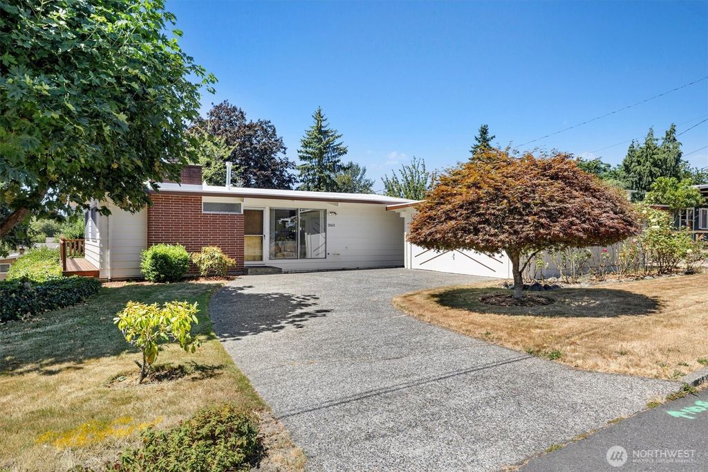 Photo of 21411 14th Avenue S, Des Moines, WA 98198 (MLS # 2408838)
