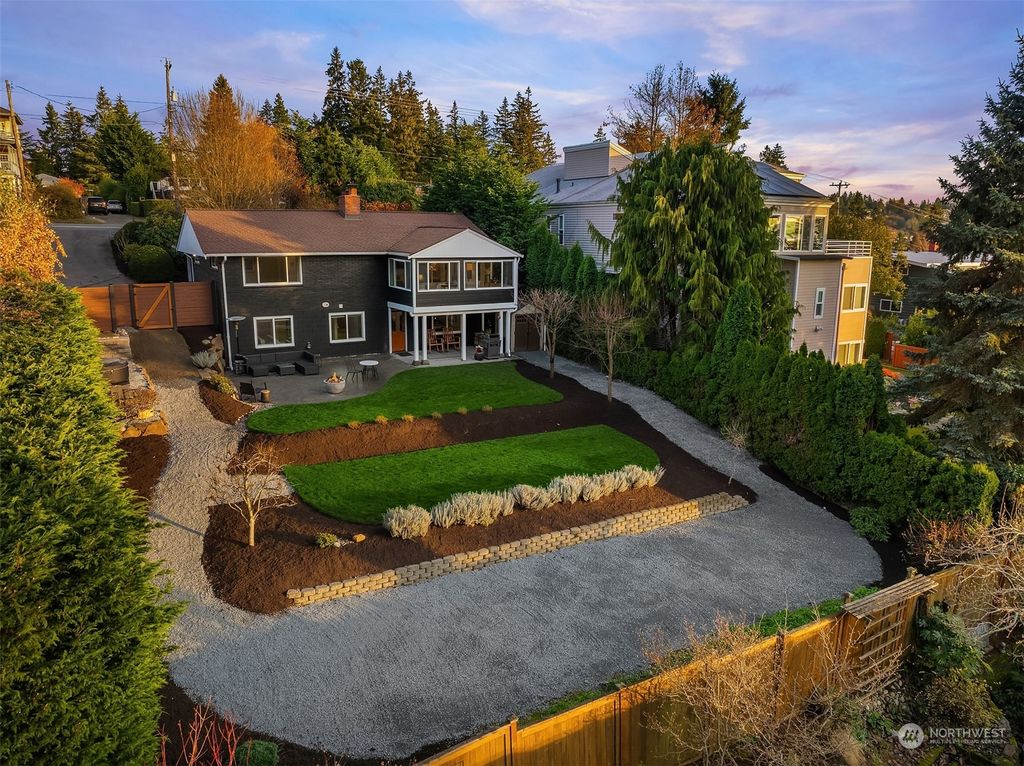 Photo of 11825 26th Avenue SW, Burien, WA 98146 (MLS # 2315183)