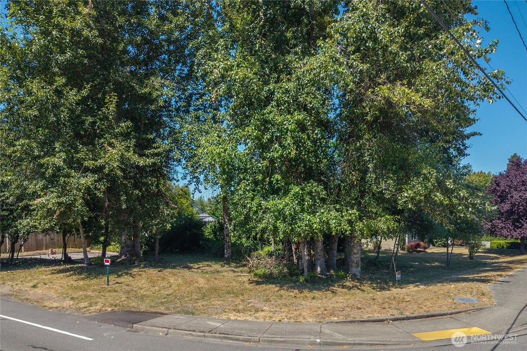 Photo of 1627 McHugh Avenue, Enumclaw, WA 98022 (MLS # 2571079)