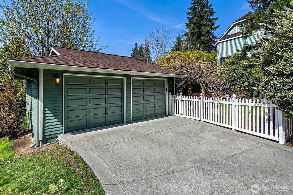 Photo of 15306 SE 49th Street, Bellevue, WA 98006 (MLS # 2360530)