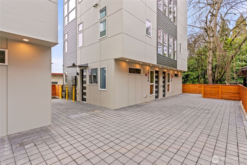 Photo of 2925 Franklin Avenue E #A, Seattle, WA 98102 (MLS # 2403956)