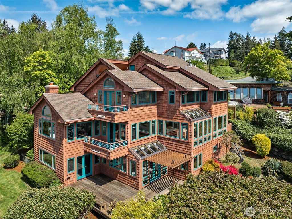 Photo of 2635 SW 120th Street, Burien, WA 98146 (MLS # 2369292)