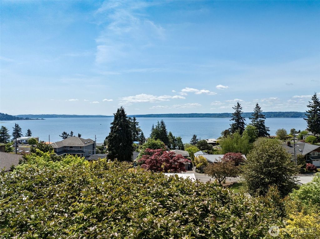 Photo of 2635 SW 120th Street, Burien, WA 98146 (MLS # 2369292)