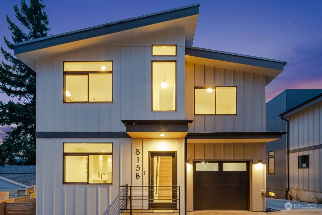 Photo of 815 NE 105 Street #B, Seattle, WA 98125 (MLS # 2222596)