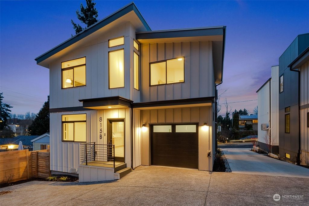 Photo of 815 NE 105 Street #B, Seattle, WA 98125 (MLS # 2222596)