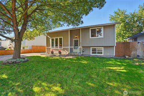 Photo of 8011 N Dakota Street, Spokane, WA 99208 (MLS # 2445725)