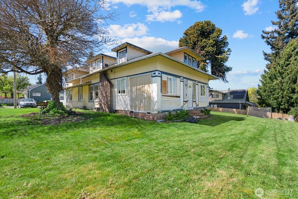 Photo of 3732 Rockefeller Avenue, Everett, WA 98201 (MLS # 2527561)