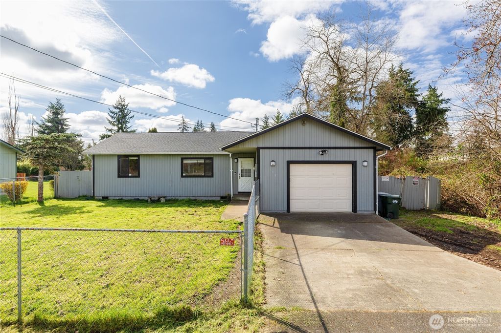 Photo of 158 136th St E, Tacoma, WA 98445 (MLS # 2502163)
