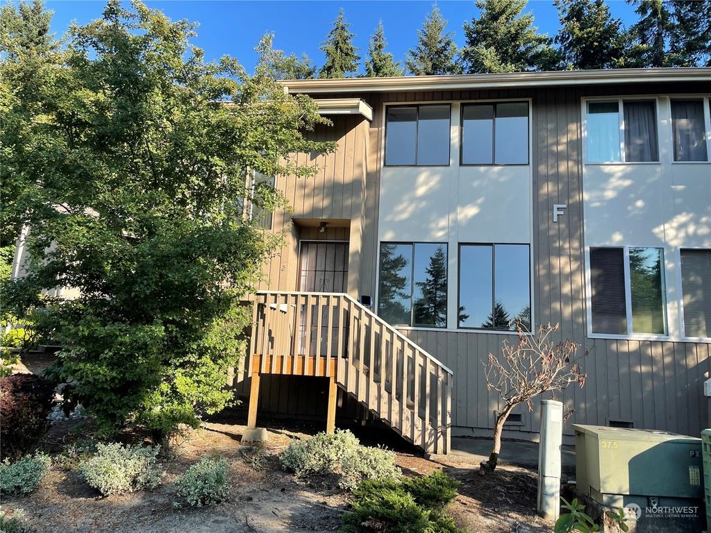Photo of 1800 Grant Avenue S #F2, Renton, WA 98055 (MLS # 2136875)
