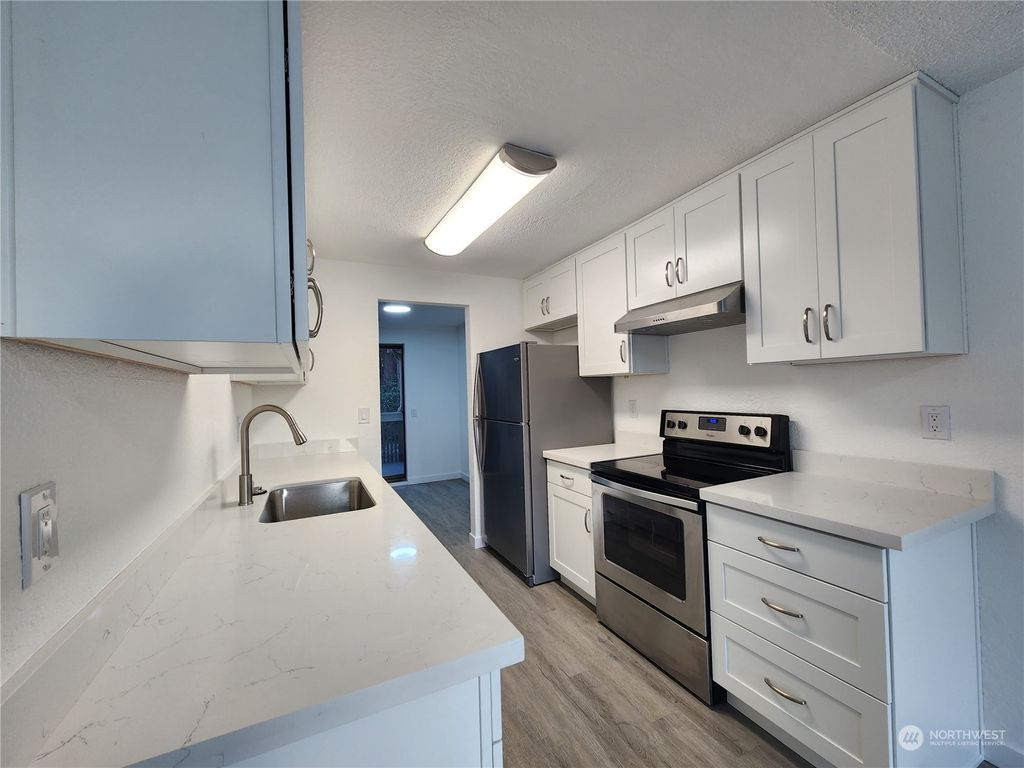 Photo of 1800 Grant Avenue S #F2, Renton, WA 98055 (MLS # 2136875)