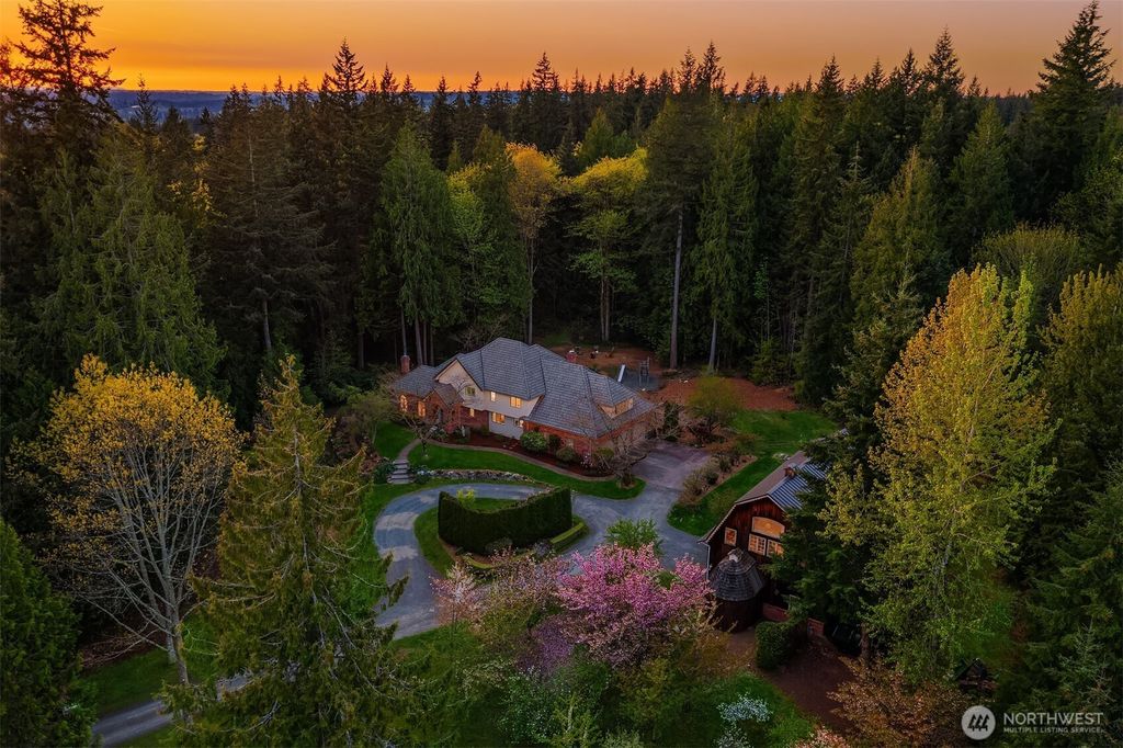 Photo of 21620 NE 92nd Place, Redmond, WA 98053 (MLS # 2364686)