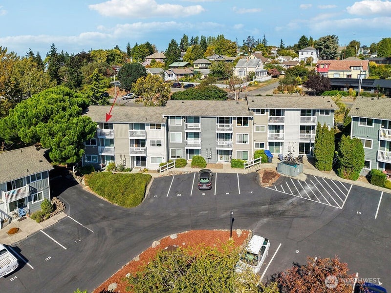 1930 Lawrence Street 30