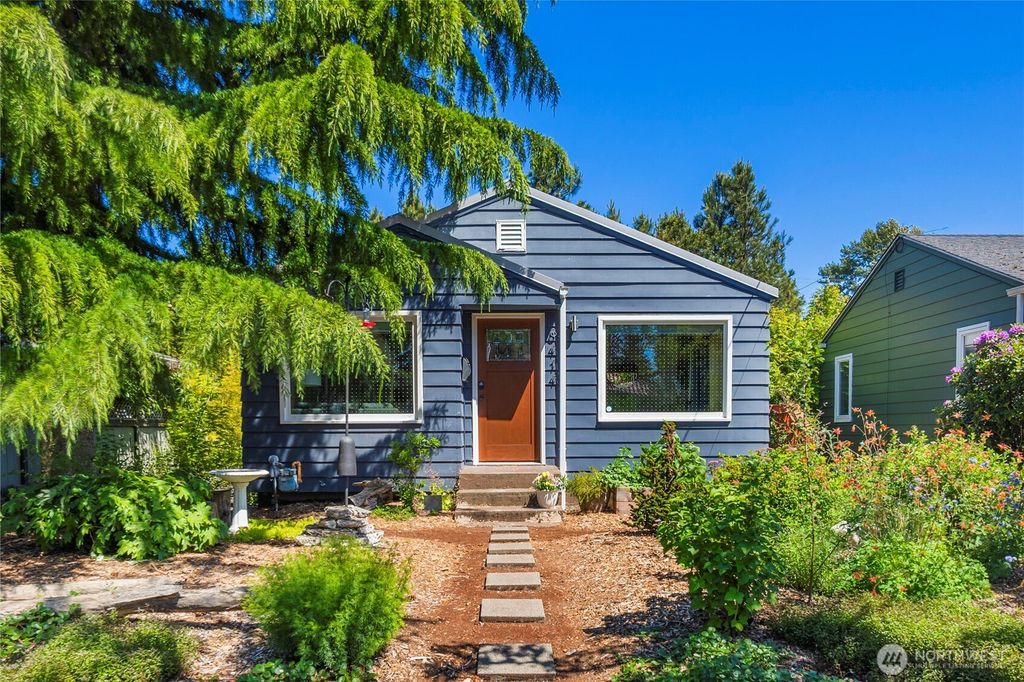 Photo of 8414 9th Avenue SW, Seattle, WA 98106 (MLS # 2384897)