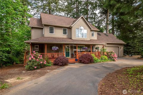 Photo of 130 Mosswood Lane, Longview, WA 98632 (MLS # 2451921)