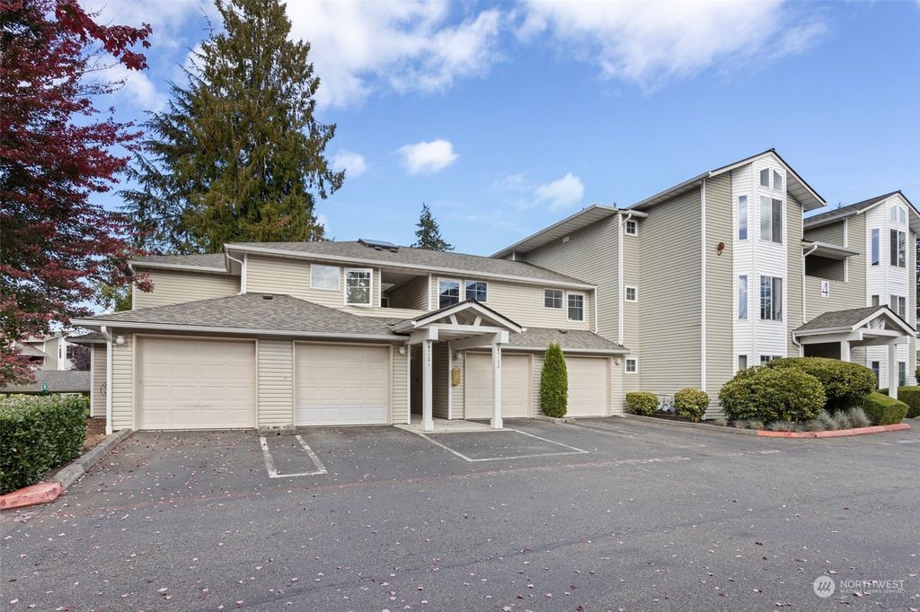 Photo of 2001 120th Place SE #4-102, Everett, WA 98208 (MLS # 2325500)