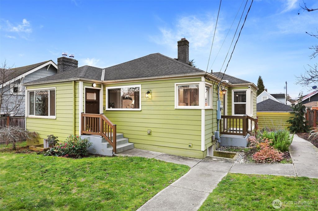 Photo of 941 N 79th Street, Seattle, WA 98103 (MLS # 2476534)
