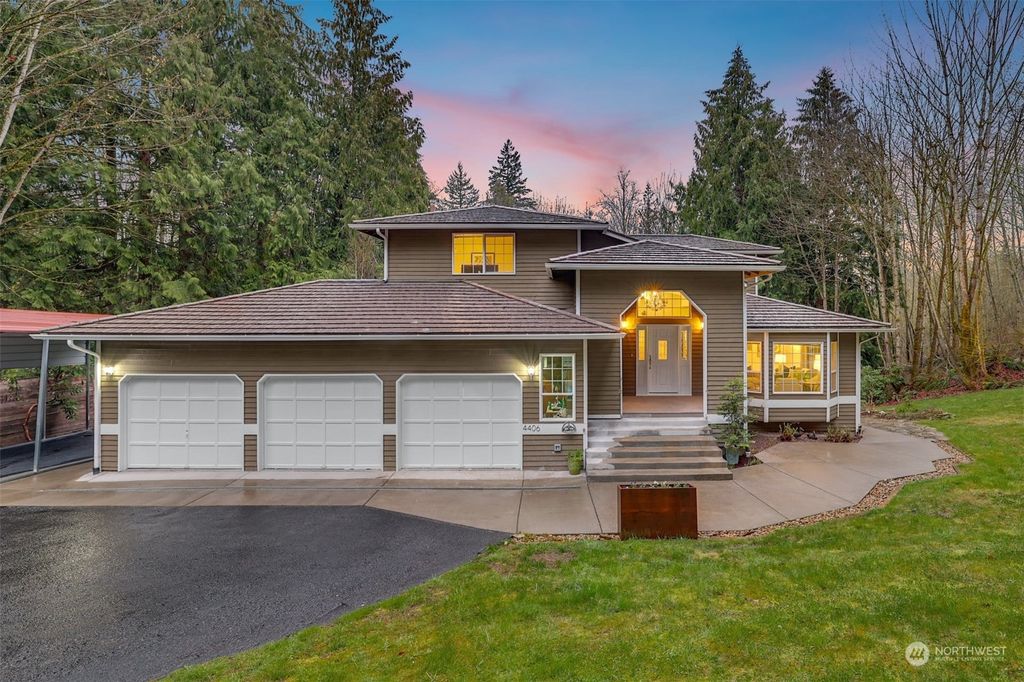 Photo of 4406 270th Avenue NE, Redmond, WA 98053 (MLS # 2060301)