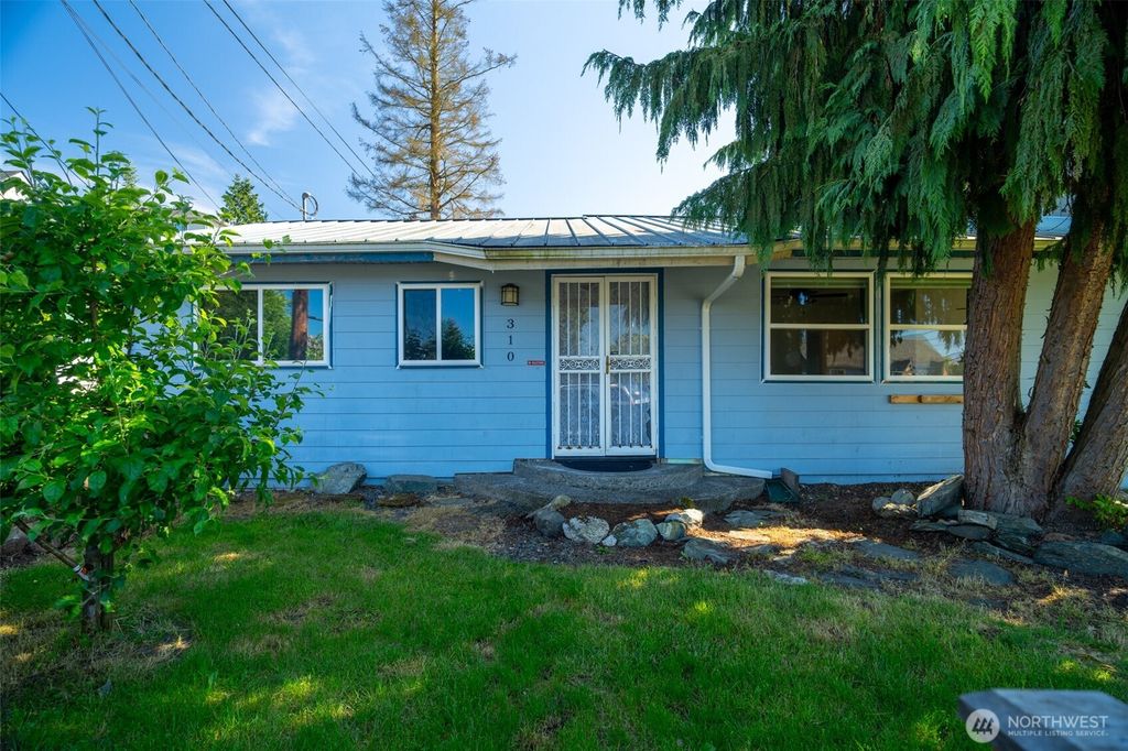 Photo of 310 E Division Street, Arlington, WA 98223 (MLS # 2379556)