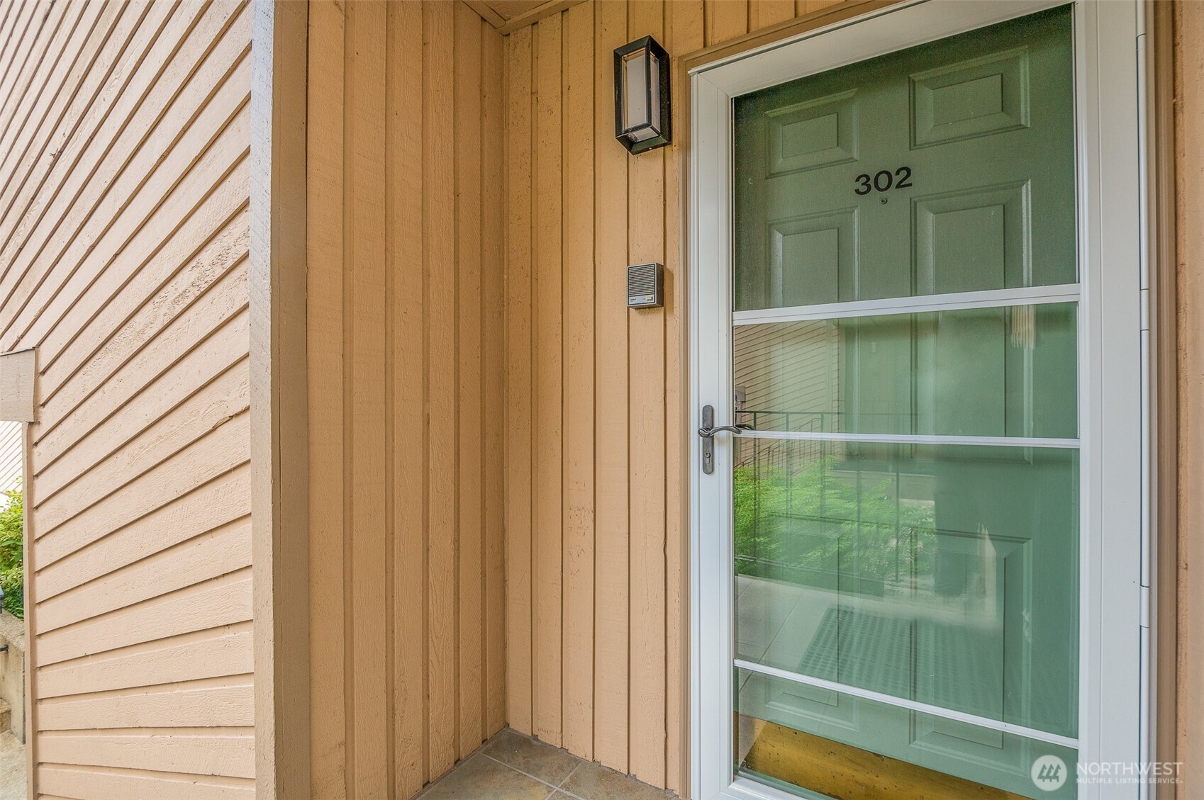 23001 Lakeview Dr 302