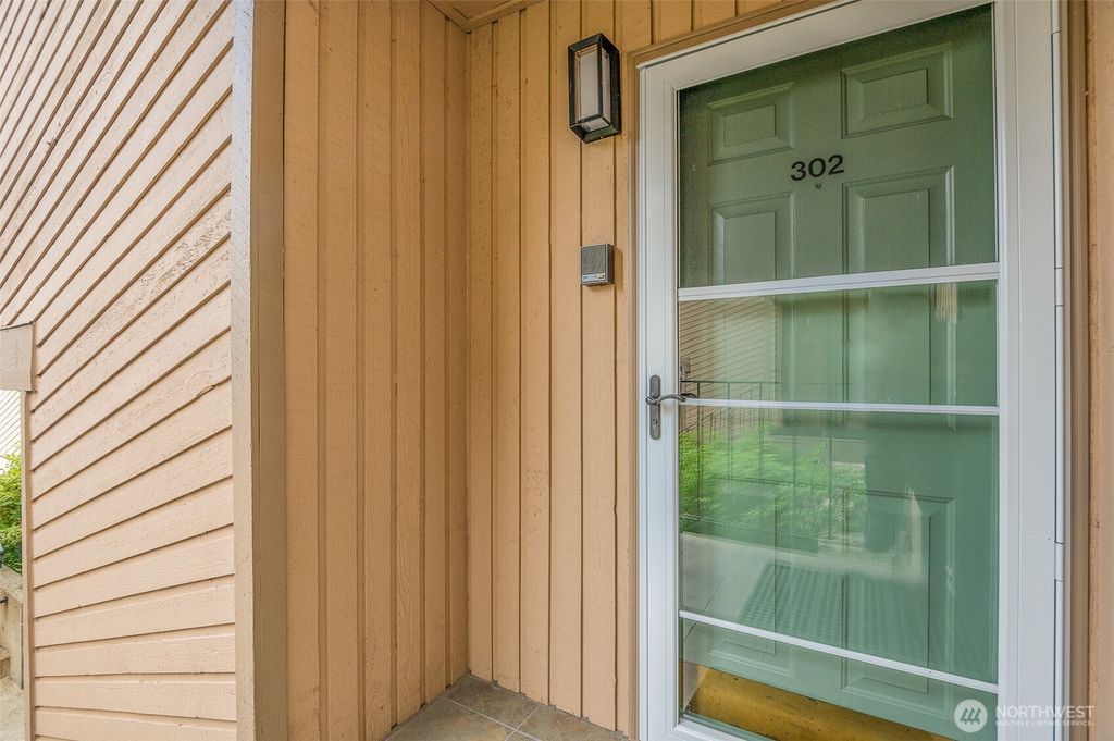 Photo of 23001 Lakeview Dr Dr #302, Mountlake Terrace, WA 98043 (MLS # 2490915)