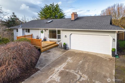 Photo of 12418 SE 251st Place, Kent, WA 98030 (MLS # 2478492)