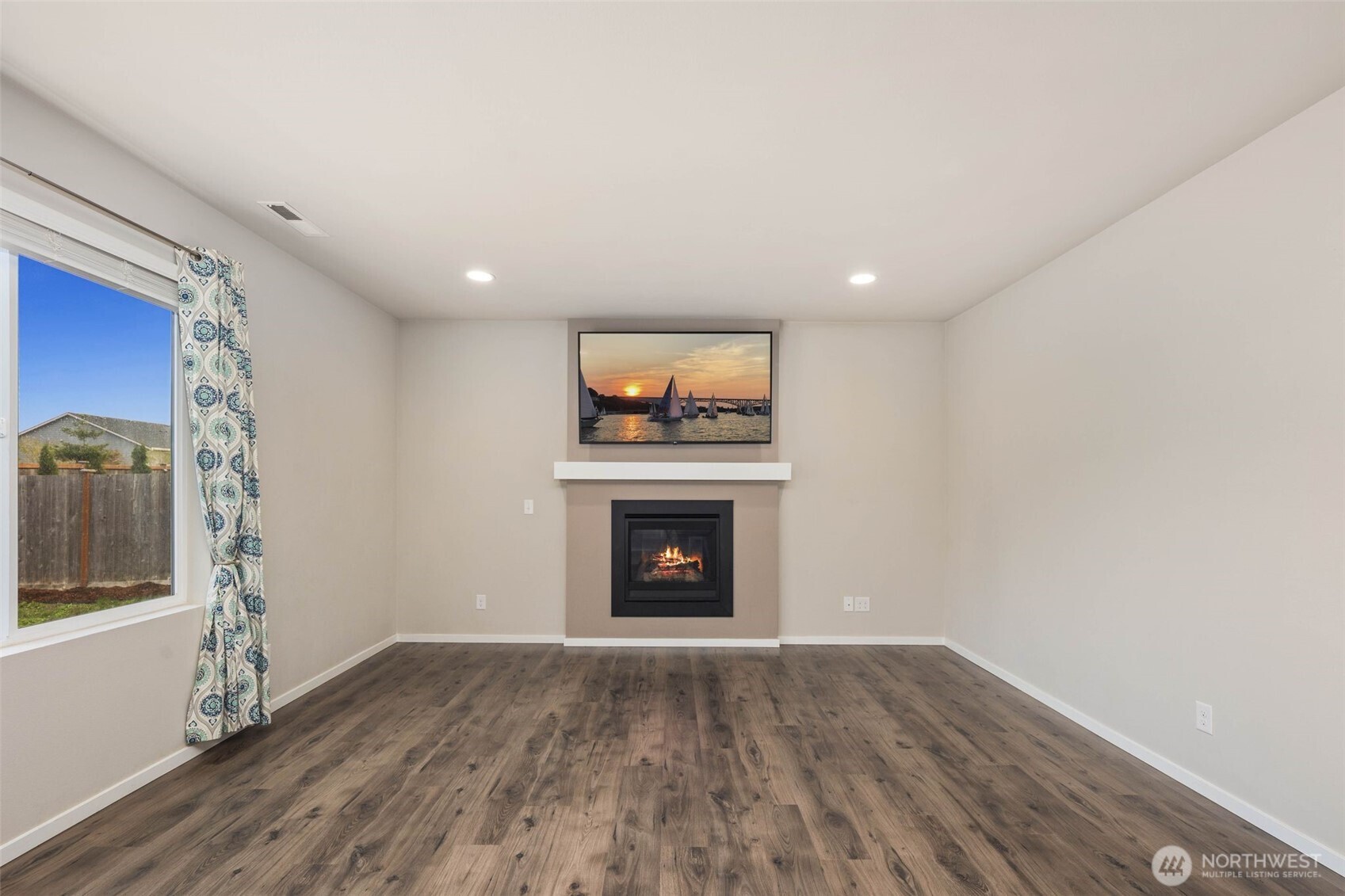 6830 Sweetgum Avenue NE