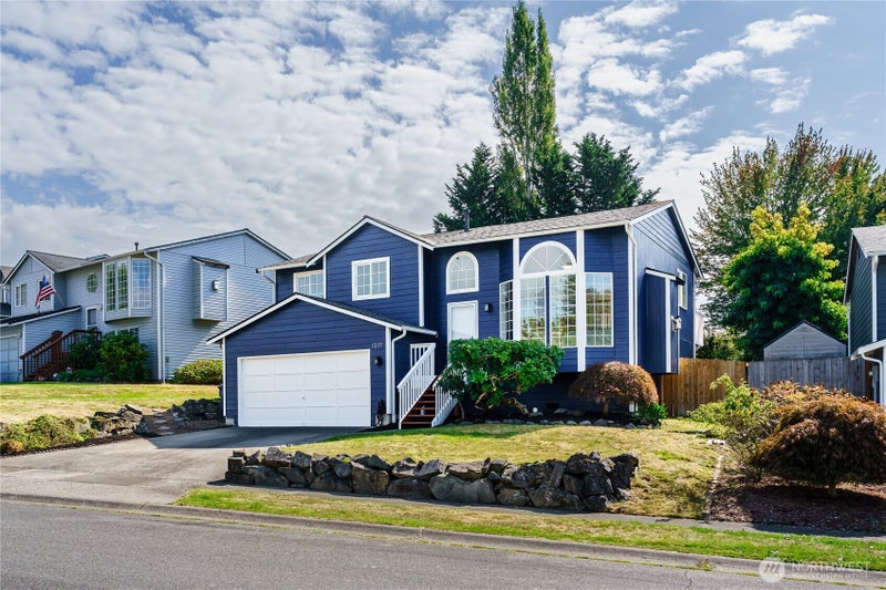 1217 85th Drive NE