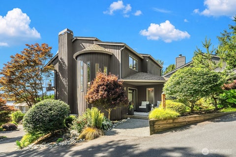 Photo of 13419 Holmes Point Drive NE, Kirkland, WA 98034 (MLS # 2543534)