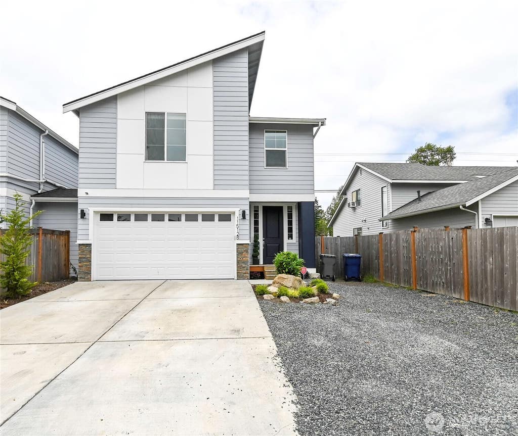 Photo of 11512 3rd Place W #B, Everett, WA 98204 (MLS # 2569968)