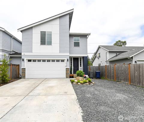 Photo of 11512 3rd Place W #B, Everett, WA 98204 (MLS # 2569968)